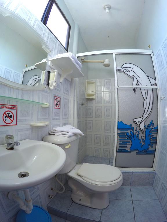 Готель Dolphin House Пуерто-Бакерісо-Морено Екстер'єр фото